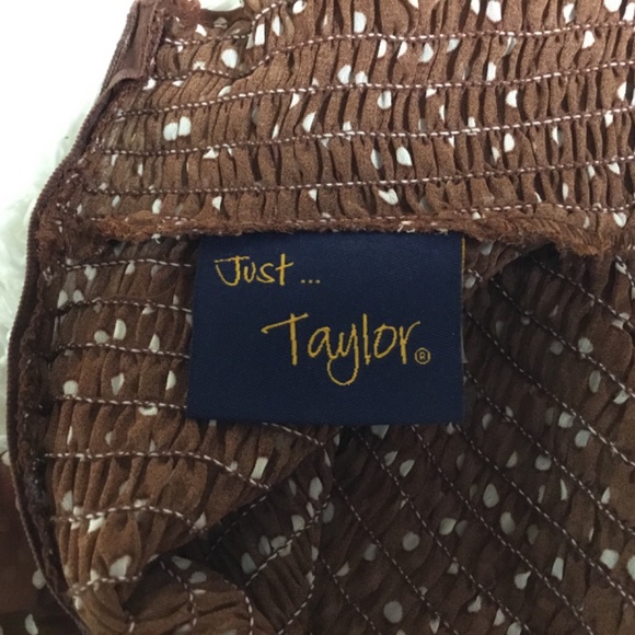 Sleeveless Polka Dot Dress - Picture 2 of 4